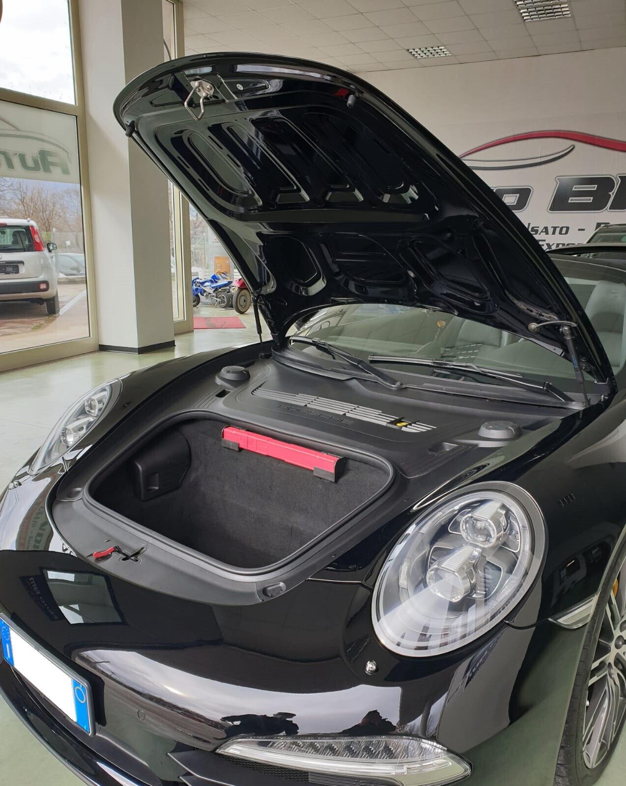 Porsche 911 3.4 Carrera 4 Cabriolet