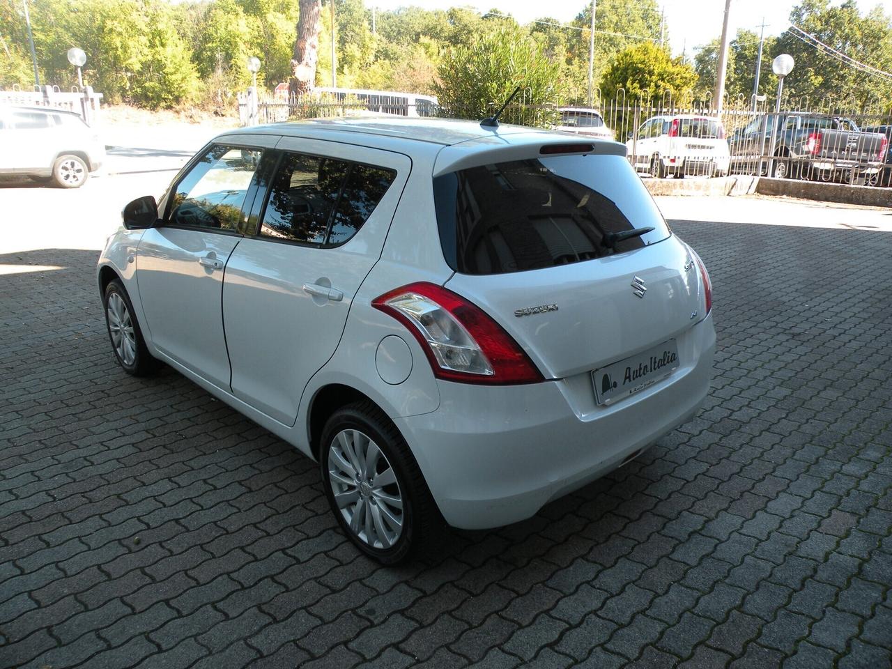 SUZUKI SWIFT 1.2 VVT 94CV 4WD Top 2011