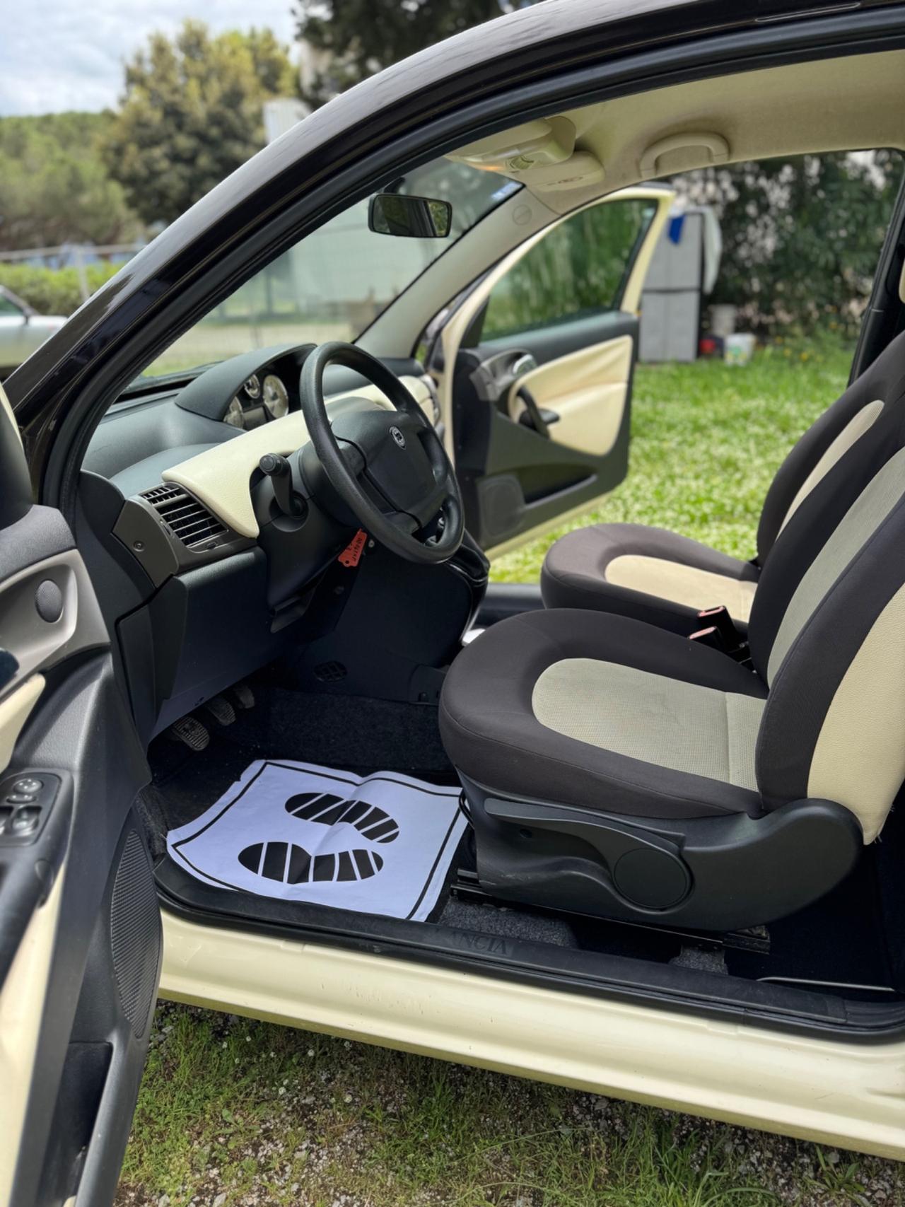 Lancia Ypsilon 1.2 Oro 100
