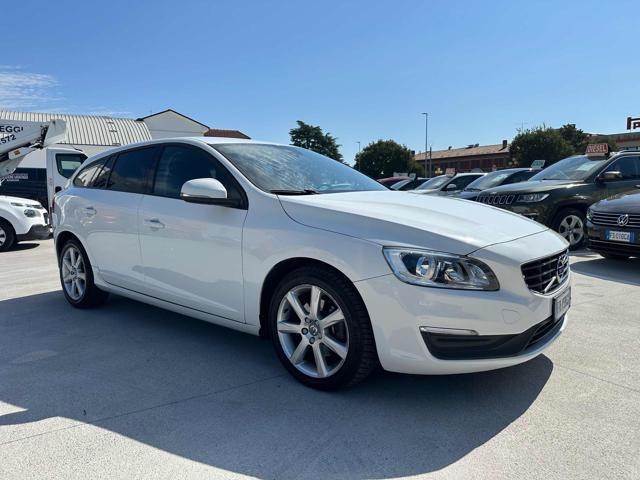 VOLVO V60 D2 Geartronic R-design