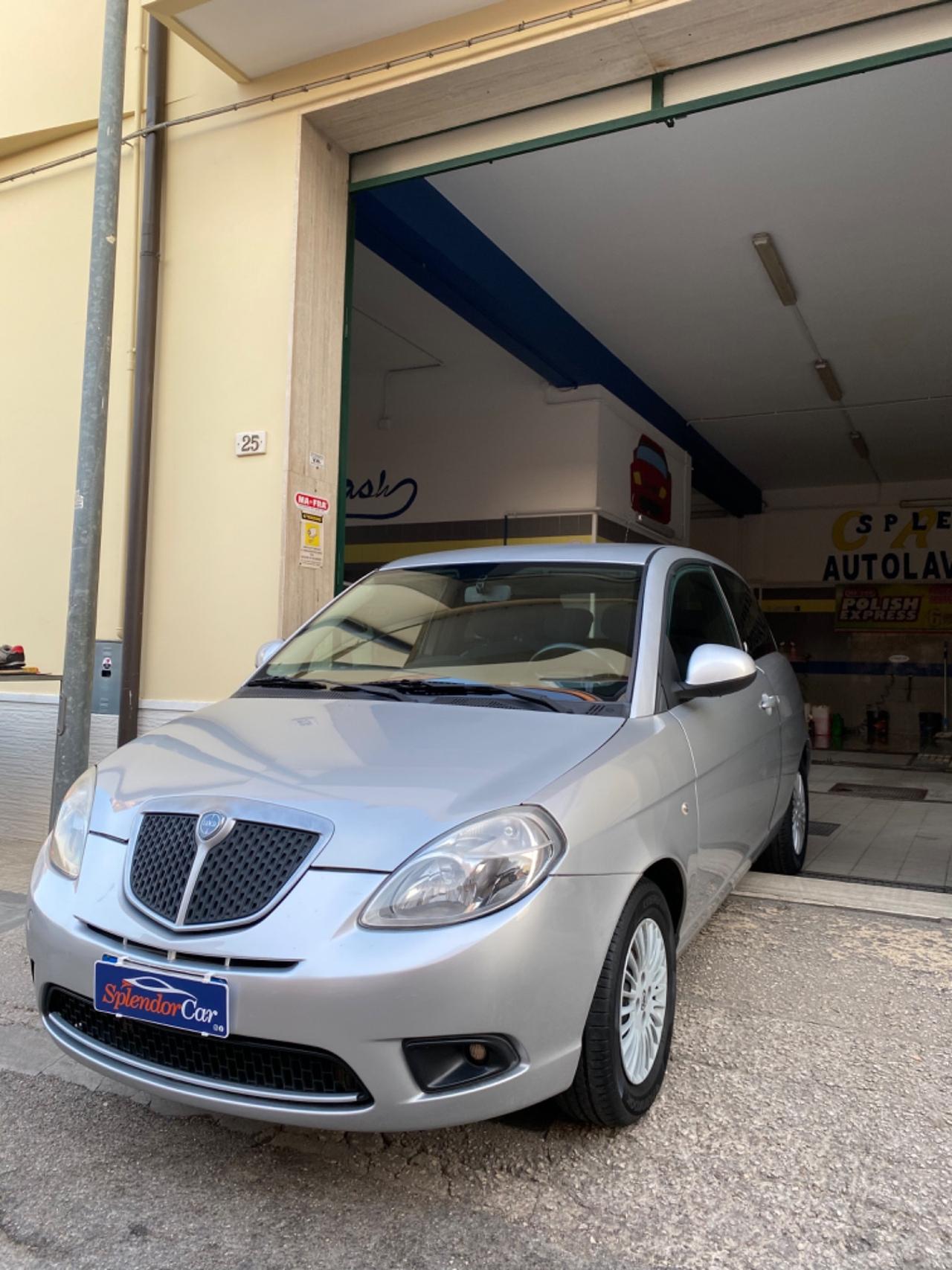 Lancia Ypsilon 1.2 Platino