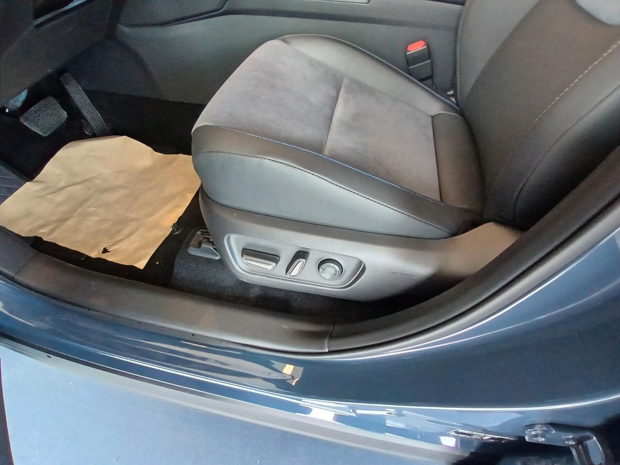 Suzuki Across 2.5 Plug-in Hybrid E-CVT 4WD Top
