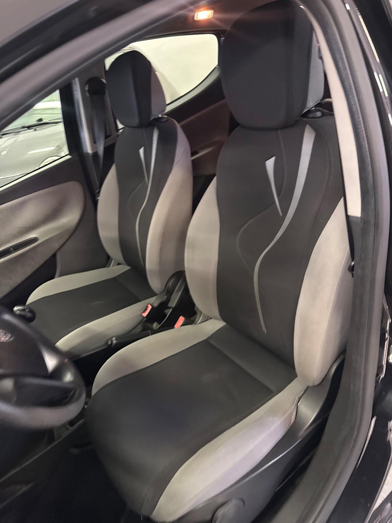 Lancia Ypsilon 1.3 MJT 16V 95 CV 5P SES ELLE