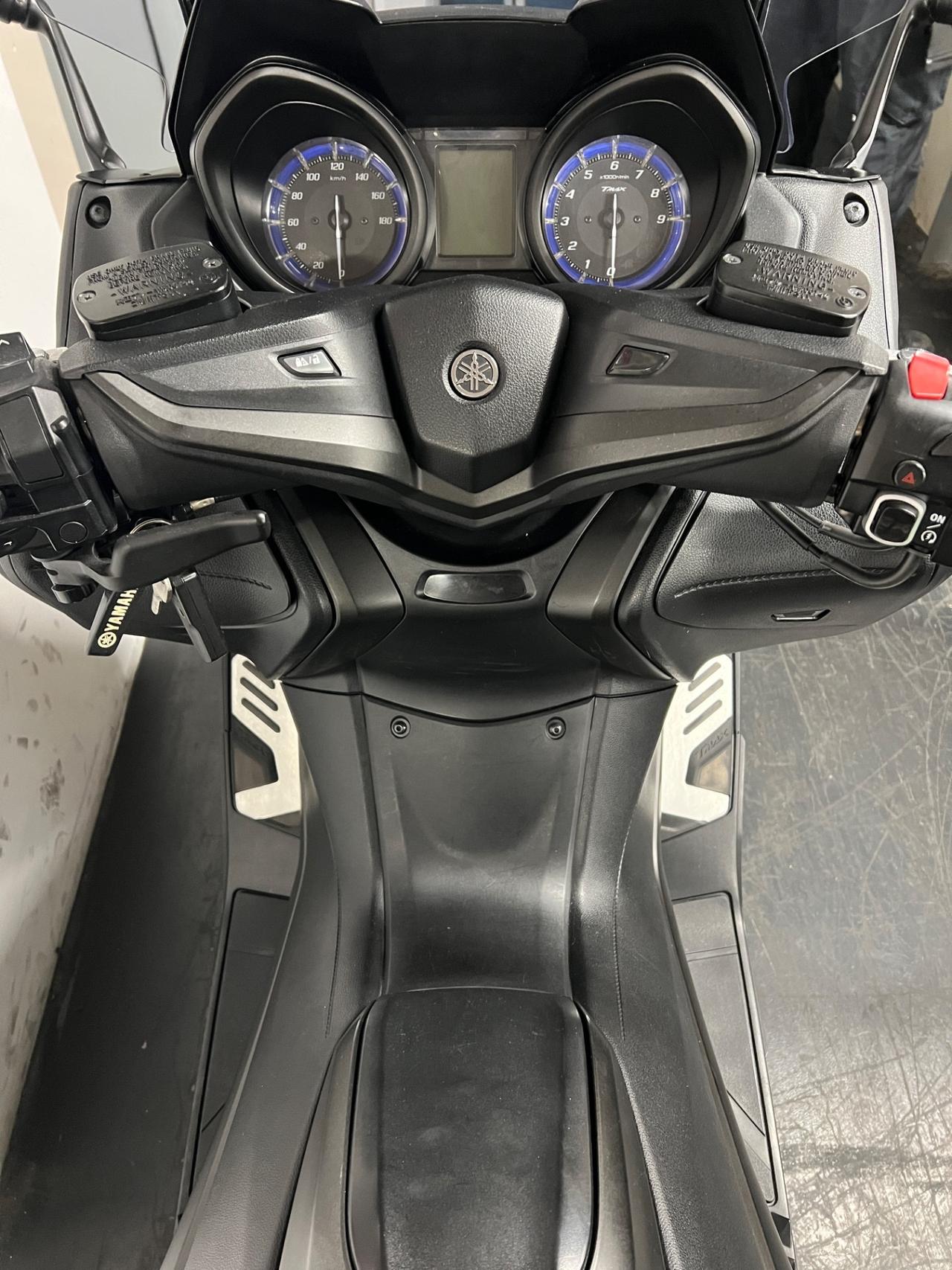 Yamaha TMAX 560