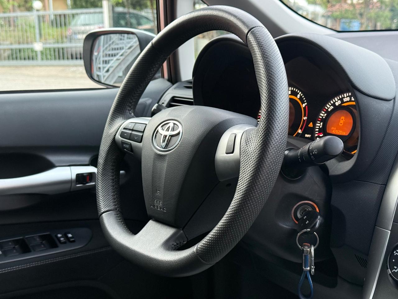 Toyota Auris 1.3 Benzina 5p Sol - 2011 COME NUOVA!