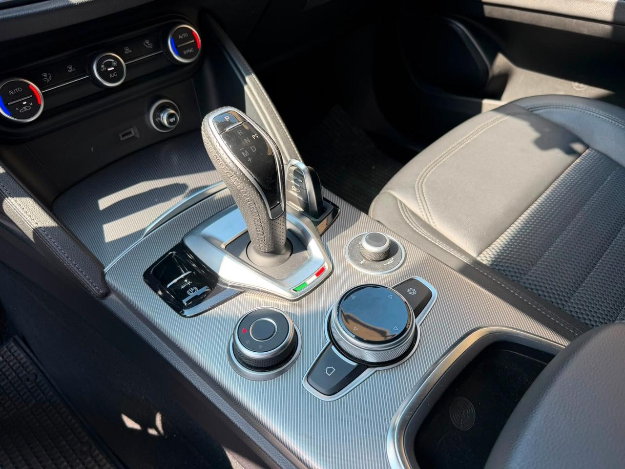 Alfa Romeo Stelvio 2.2 Turbodiesel 160 CV AT8 RWD Super