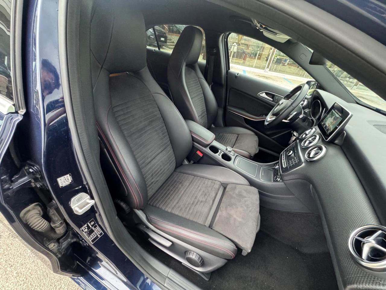 Mercedes-benz A 200 d Automatic Premium AMG