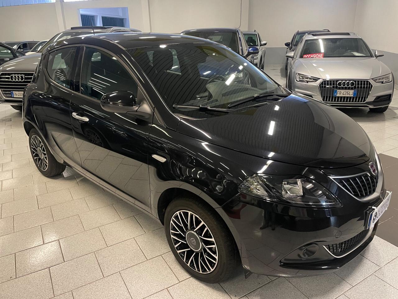 Lancia Ypsilon 1.0 FireFly 5 porte S&S Hybrid Platino