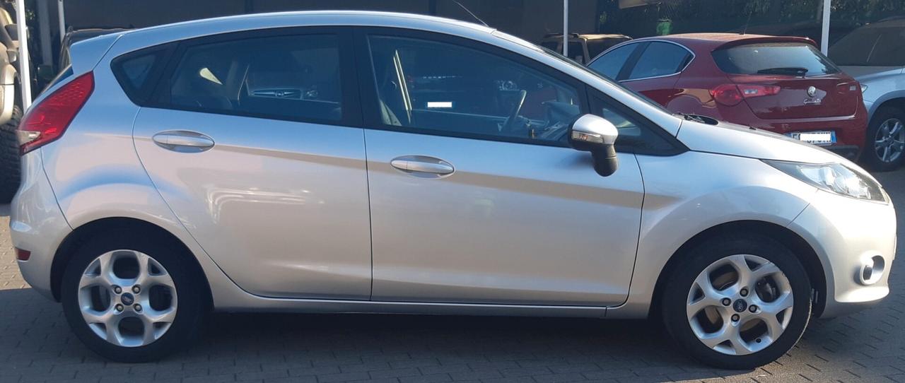 Ford Fiesta 1.4 5 porte Bz.- GPL Titanium