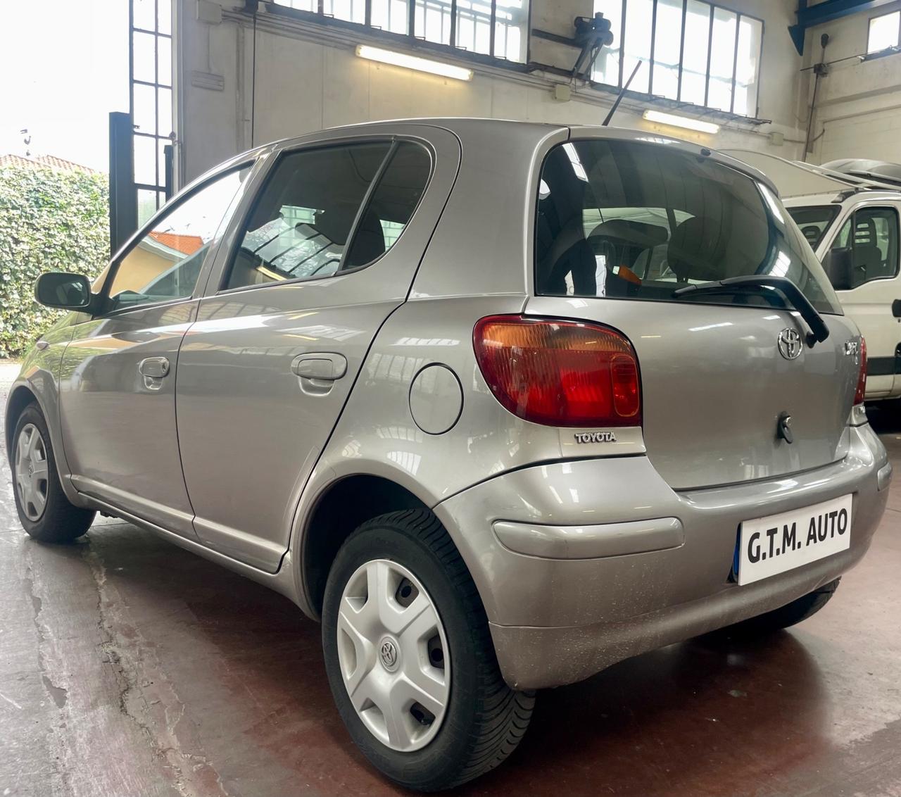 Toyota Yaris 1.0i unicoproprietario ideale per neopatentati