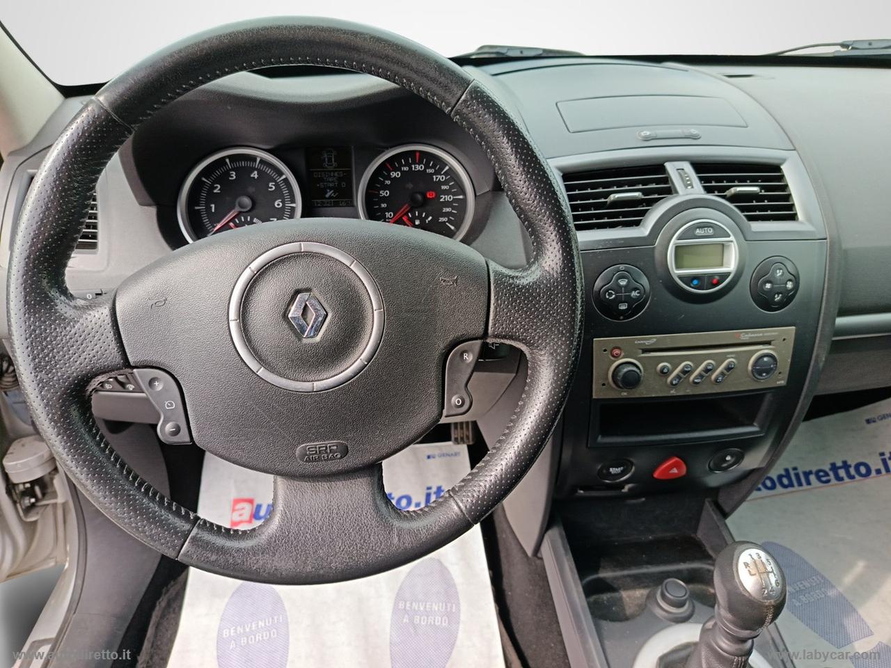 RENAULT Mégane 1.5 dCi 110 CV Dynamique
