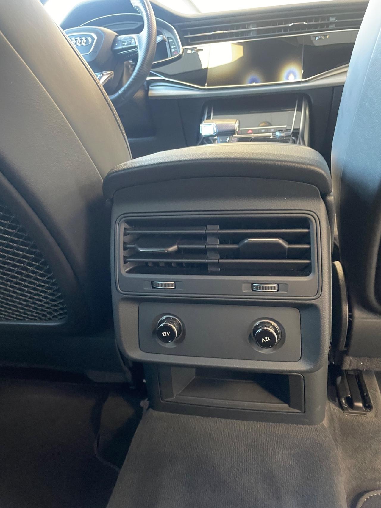 Audi Q8 55 TFSI quattro tiptronic Sport