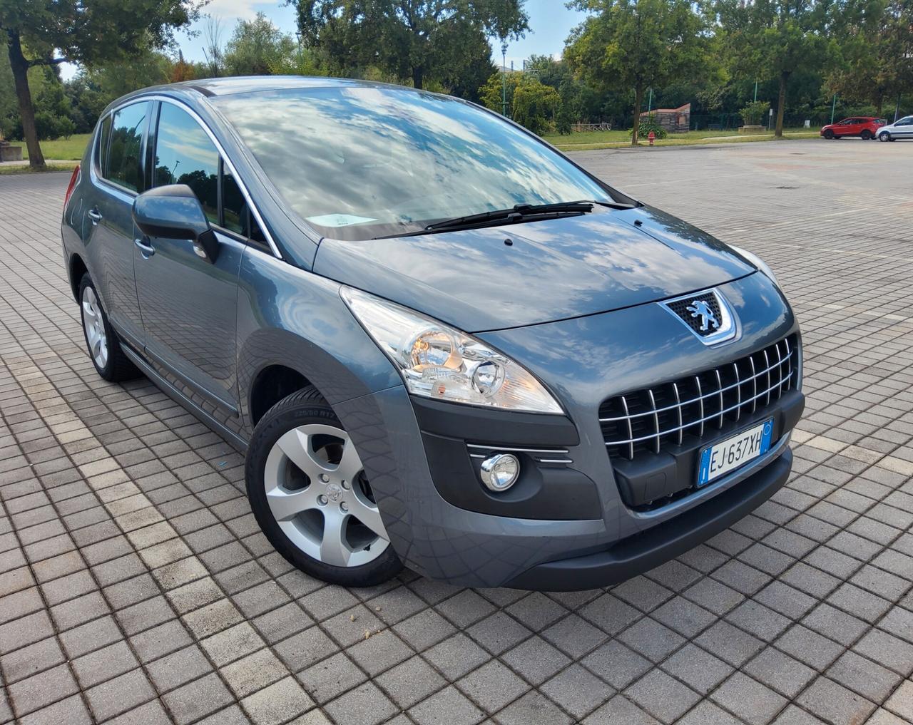 Peugeot 3008 1.6 e-HDi 112CV cambio robotizzato Stop&Start Allure