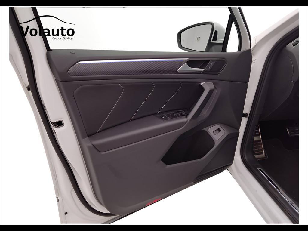 VOLKSWAGEN Tiguan II 2021 - Tiguan 1.5 tsi R-Line 150cv dsg