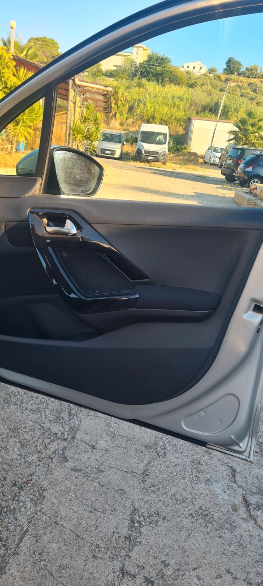 Peugeot 208 BlueHDi 75 5 porte Active 03/2016