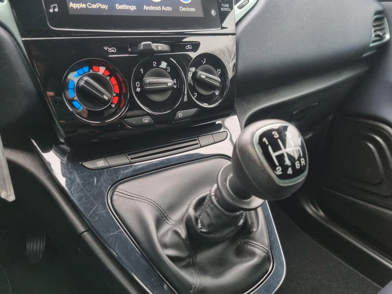 Lancia Ypsilon 1.0 FireFly 5 porte S&S Hybrid Gold Plus