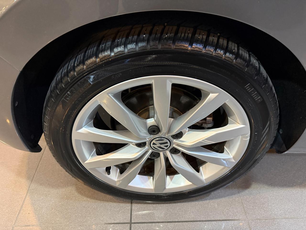 Volkswagen Golf Sportsvan 1.4 tsi R-LINE 125cv AUTO !