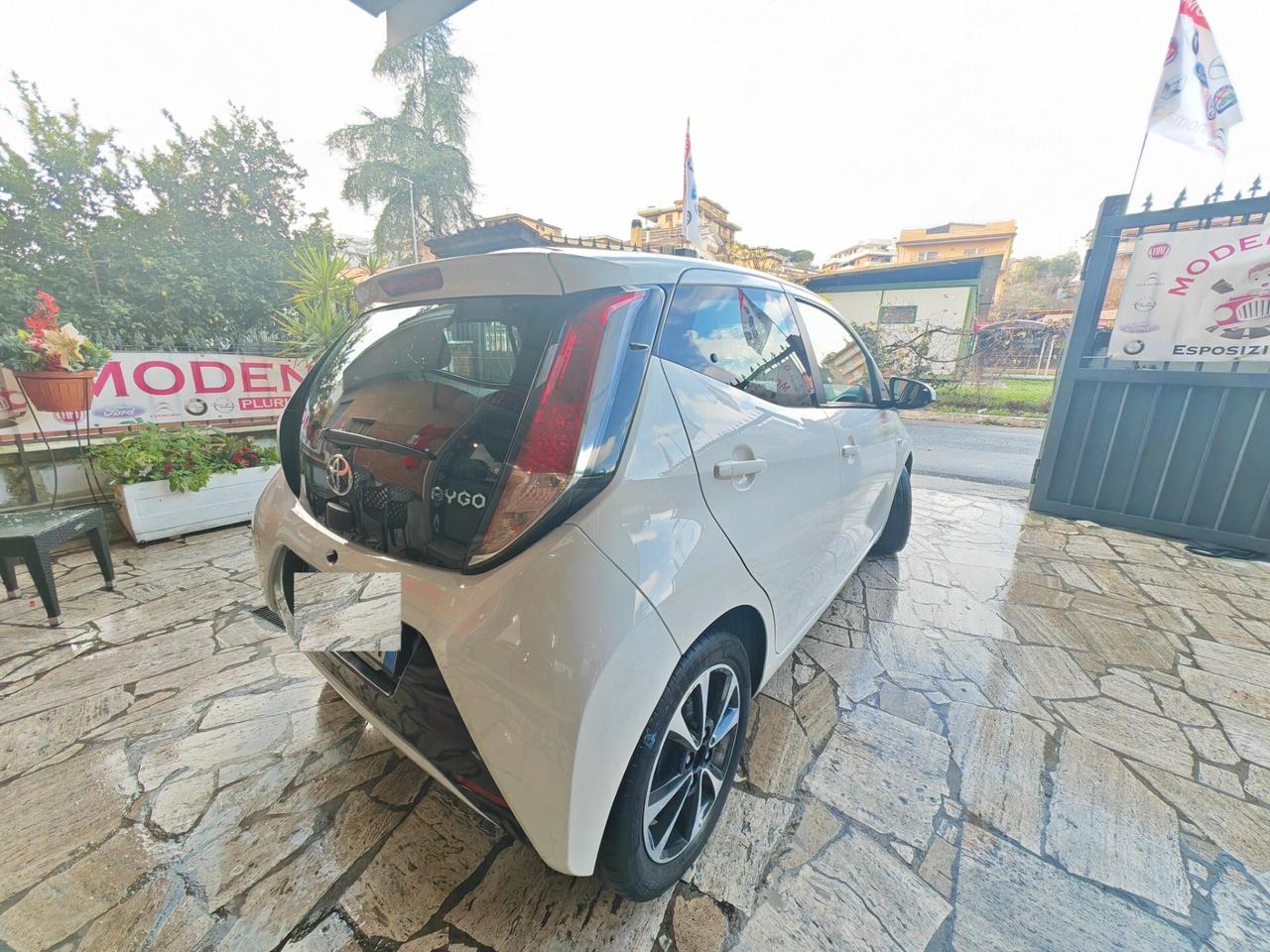 Toyota Aygo 1.0 VVT-i 69 CV 5 PORTE AUTOMATICA