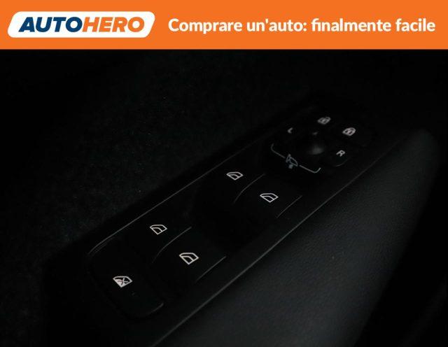 VOLVO XC40 T3 Geartronic Momentum Pro