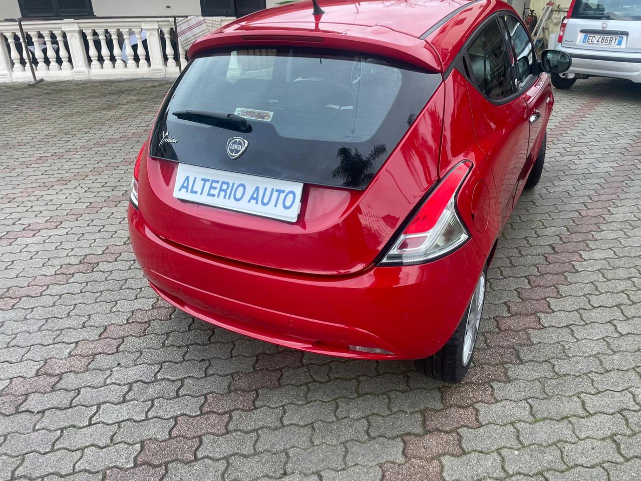 Lancia Ypsilon 1.2 69 CV 5 porte GPL Ecochic Silver