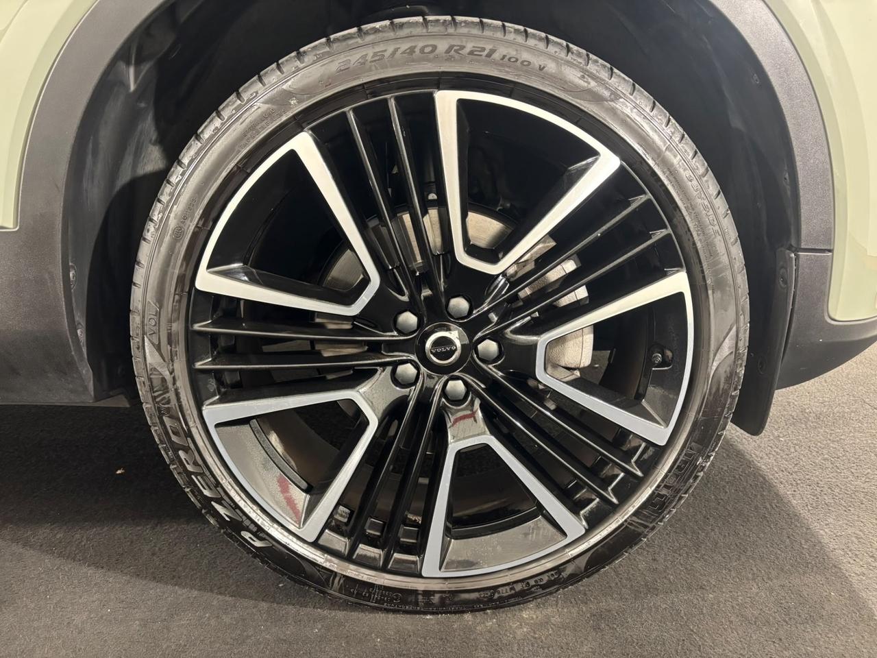 Volvo XC40 B3 automatico Ultimate Dark