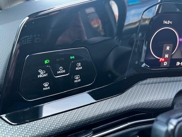 Volkswagen Golf VIII 2.0 tsi R 4motion 333cv dsg "AKRAPROVIC / TETTO APRIBILE / IQ LIGHT / ...