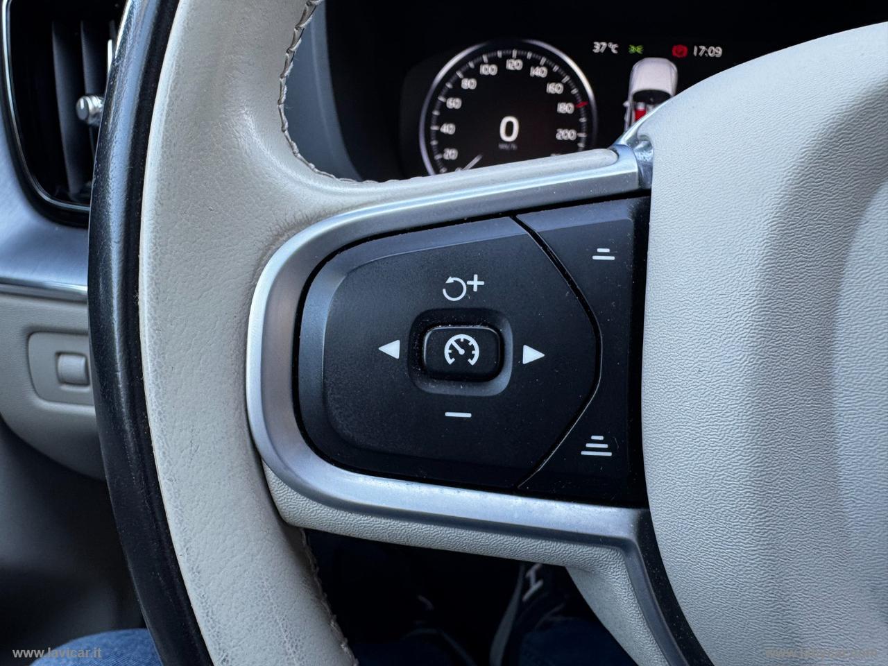 VOLVO XC60 B4