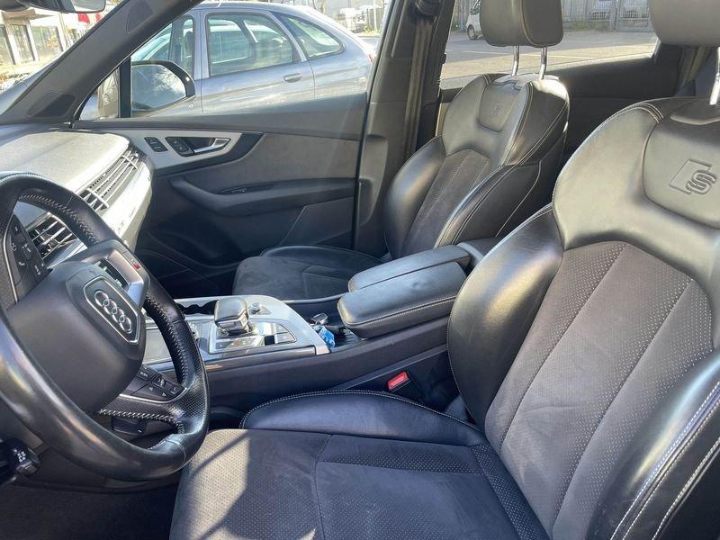 Audi Q7 3.0 TDI quattro tiptronic S- LINE