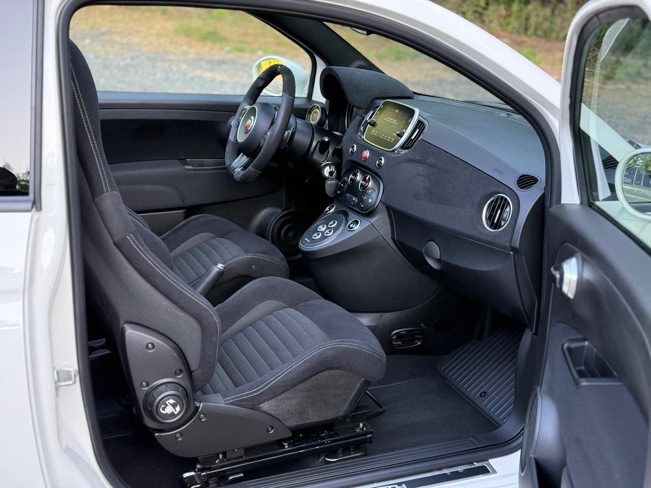 Abarth 595 C 1.4 Turbo T-Jet 180 CV