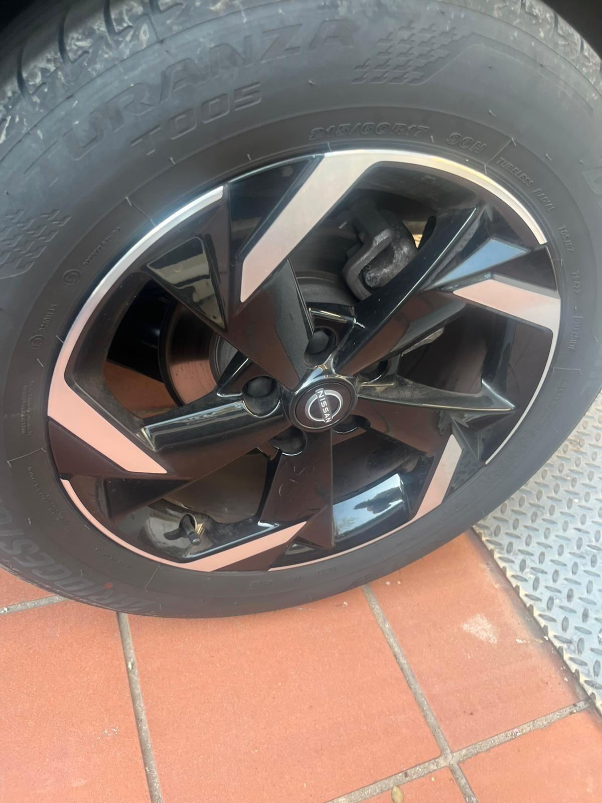 Nissan Juke 1.0 DIG-T 114 CV N-Connecta