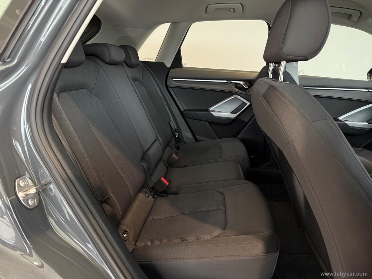 AUDI Q3 35 TDI S tronic Business Advanced