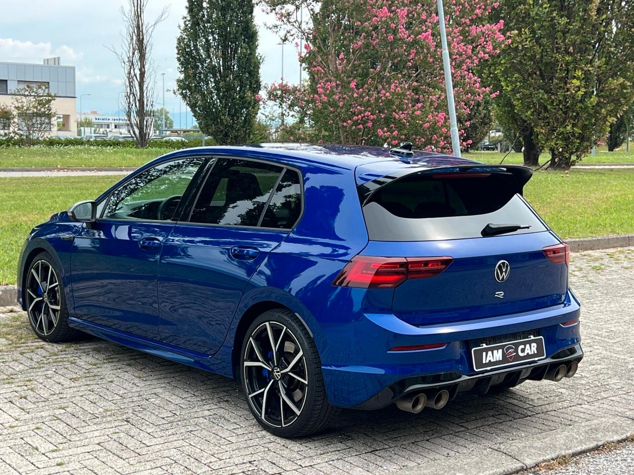 Volkswagen Golf 8 R 2.0 TSI DSG 4Motion AKRAPOVICH