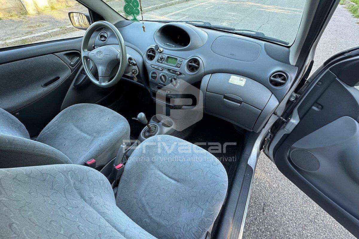 TOYOTA Yaris 1.0i 16V cat 3 porte