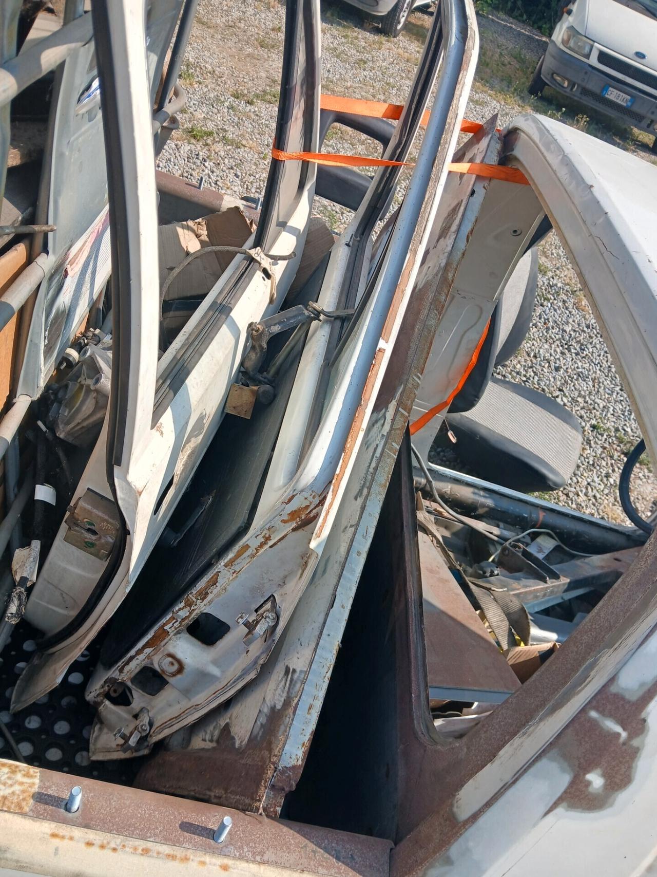 Volkswagen Caddy Motore 1900 turbo vettura da completare