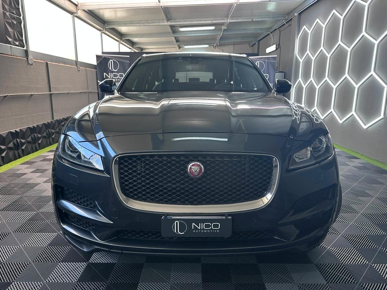 Jaguar F-Pace 2.0 D 180 CV AWD aut. Chequered Flag