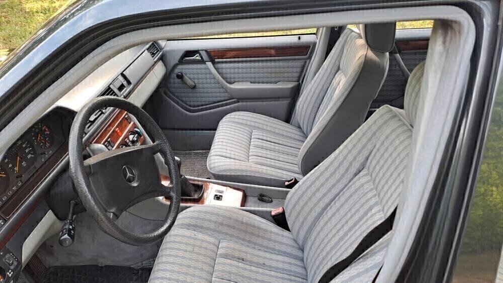 Mercedes-benz E 230 230 e clima