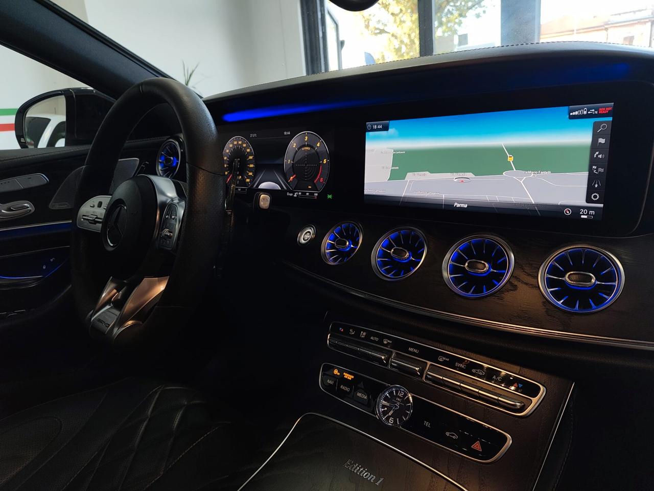 Mercedes-Benz CLS 300d AMG EDITION 1