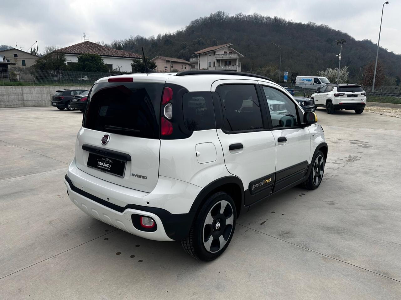 Fiat Panda 1.0 Hybrid Pandina CROSS