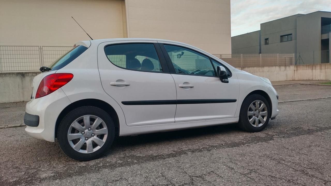 Peugeot 207 1.4 METANO