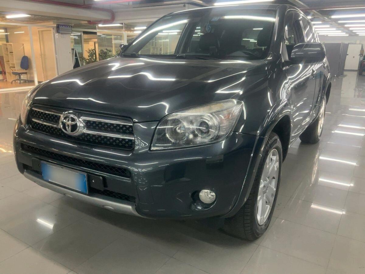 Toyota RAV 4 RAV4 2.2 D-4D 177 CV Sol Plus