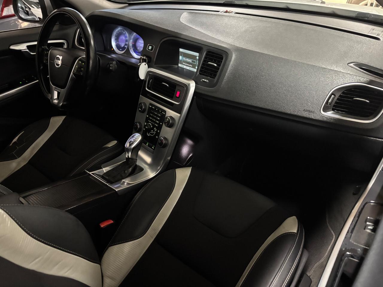 Volvo V60 D2 1.6 AUTOMATIC Summum GANCIO TRAINO