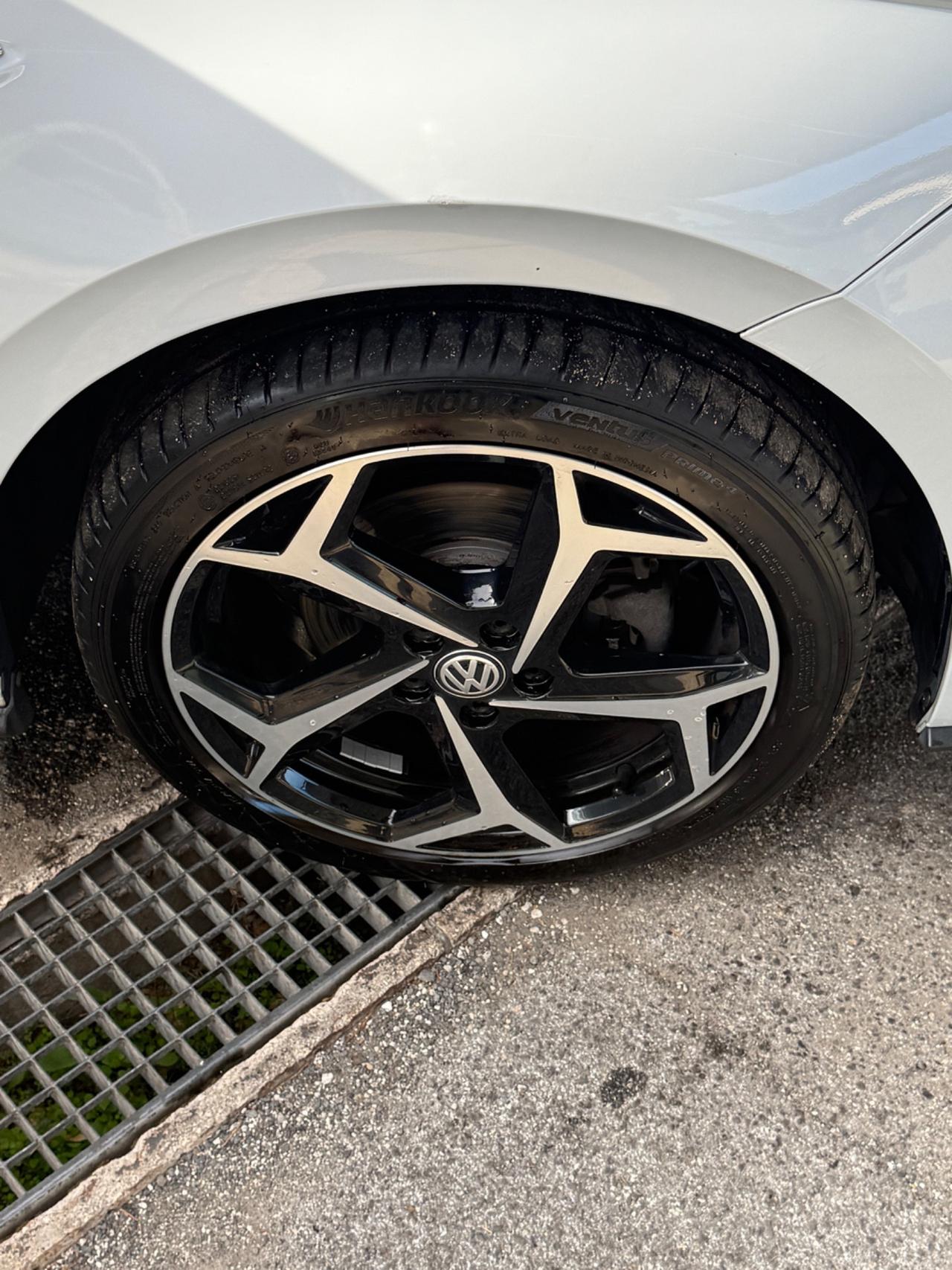 Polo 1.6 TDI R-LINE -unipro-rate-garanzia-permute