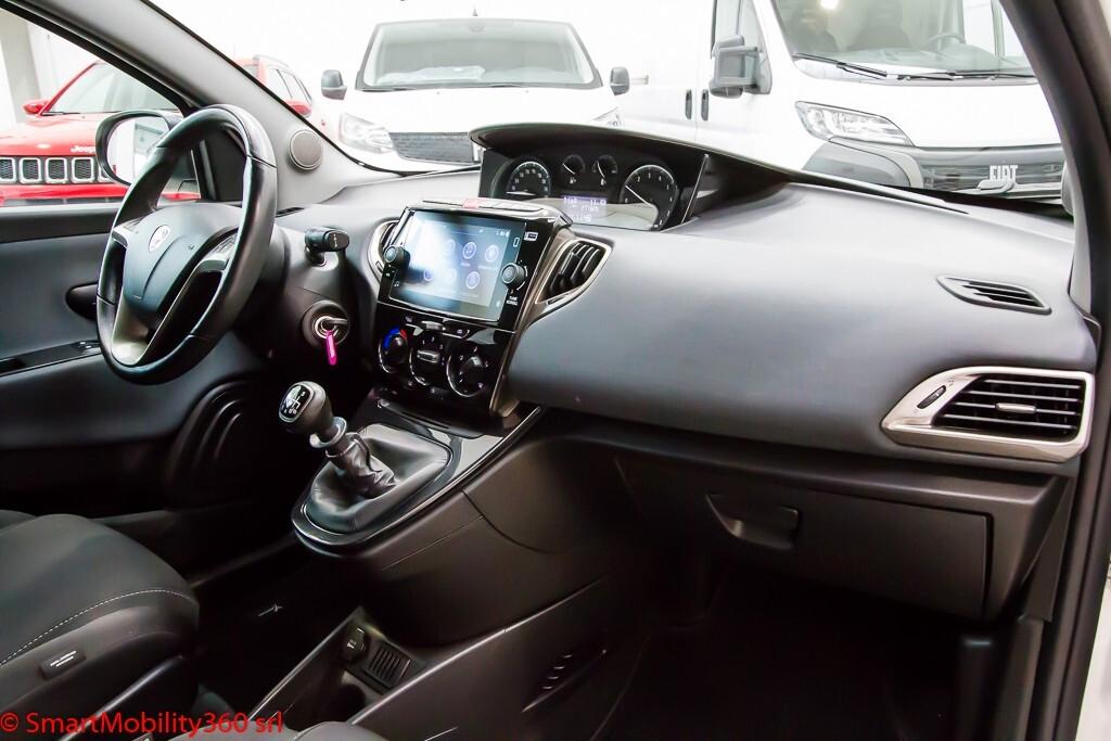 Lancia Ypsilon 1.0 FireFly 5 porte S&S Hybrid Gold