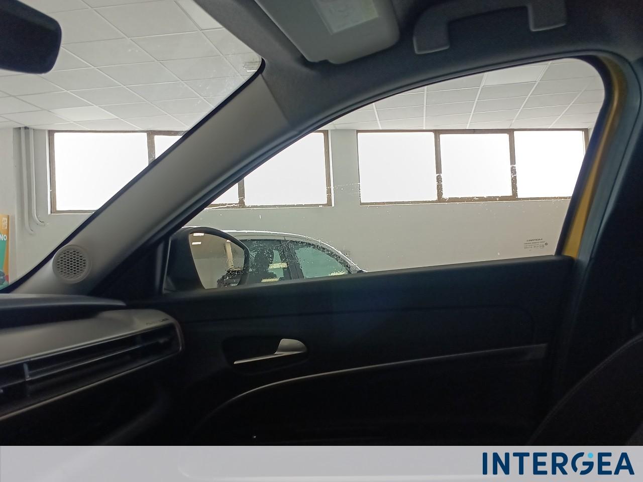 JEEP Avenger 1.2 turbo e-hybrid mhev Summit fwd 110cv edct6