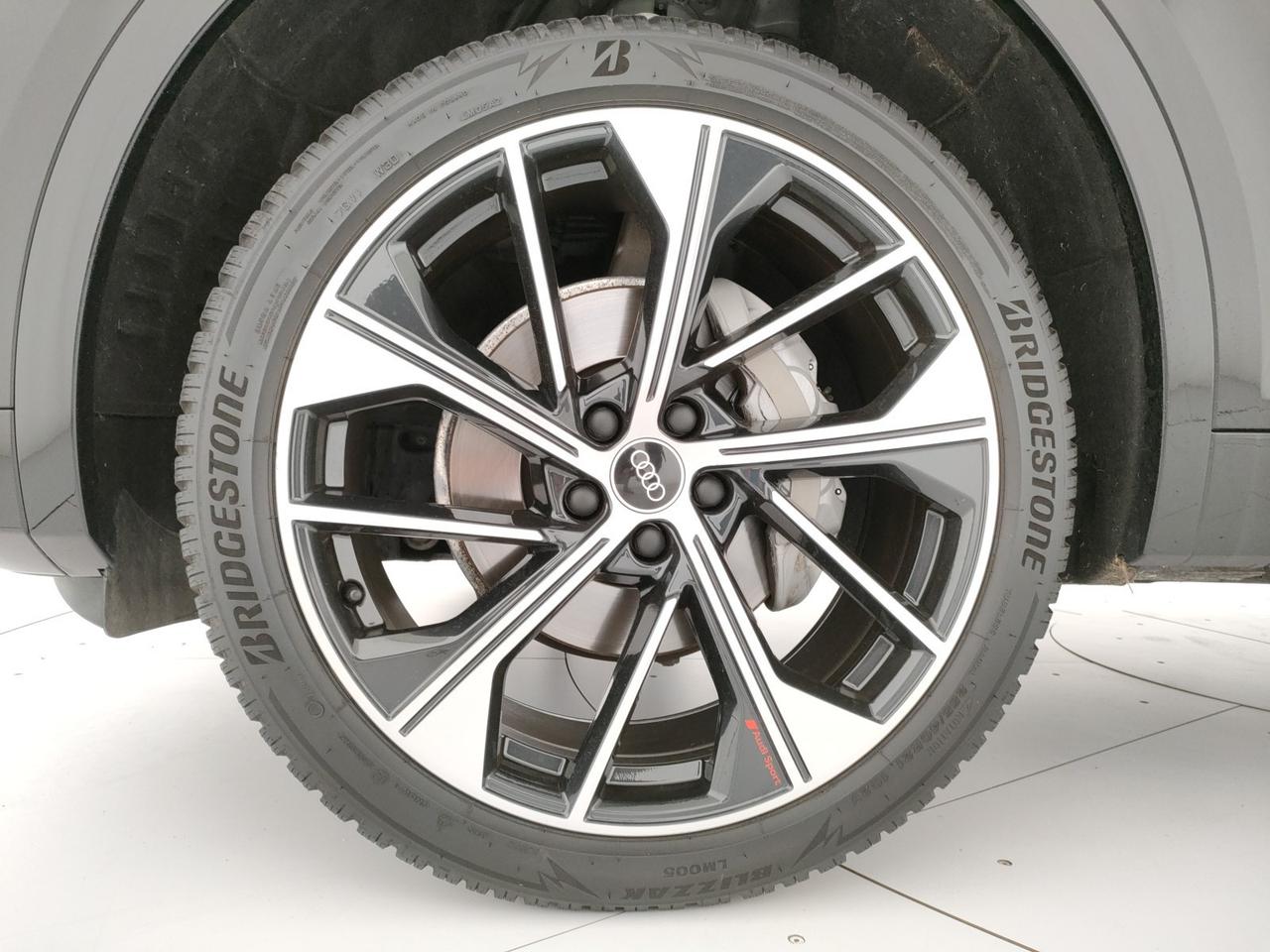 Audi Q5 sportback 40 2.0 tdi mhev 12v identity black quattro s-tronic