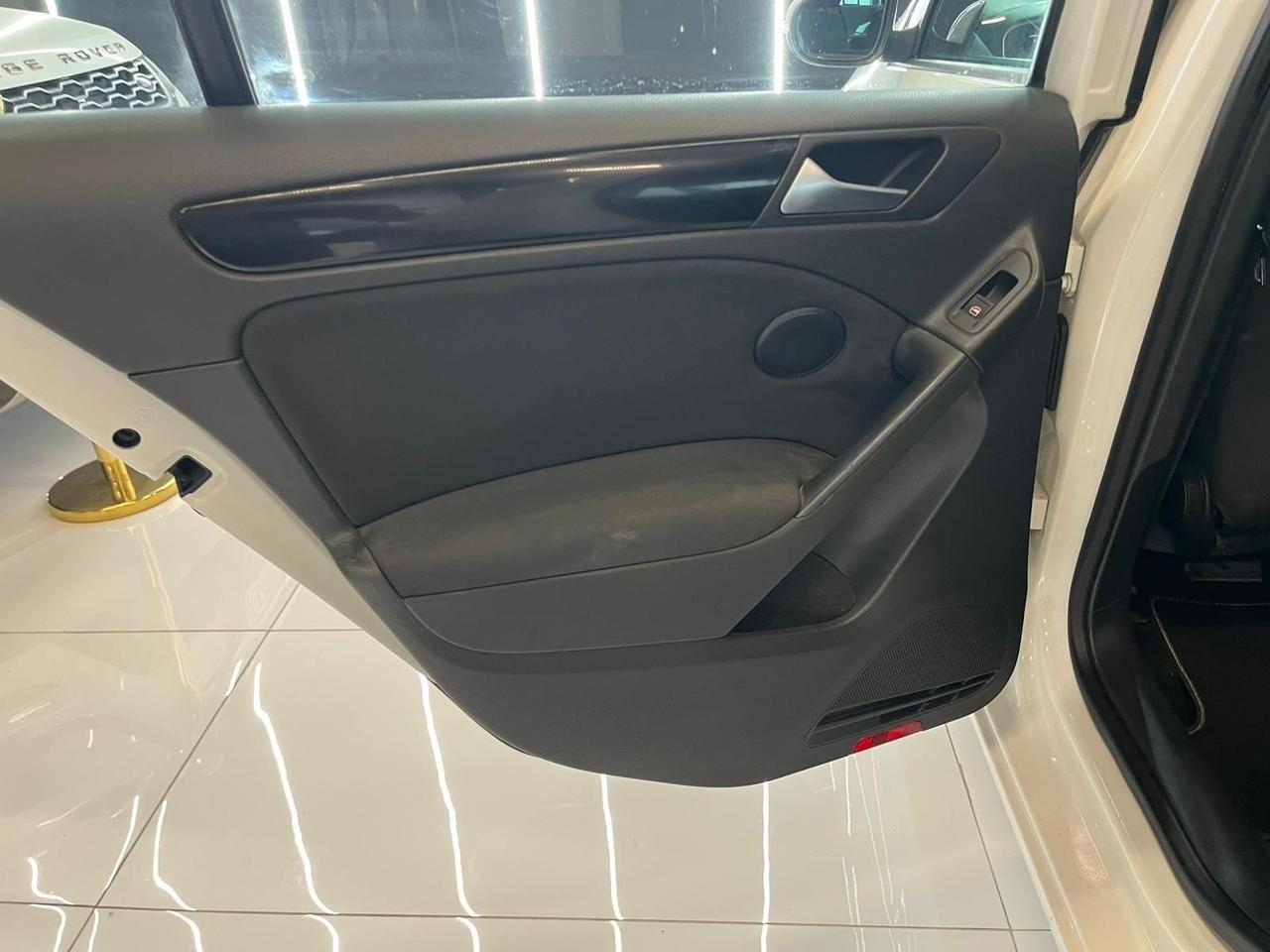 Volkswagen Golf 1.6 TDI DPF 5p. Comf. BlueM. Tech. OK NEOPATENTATI