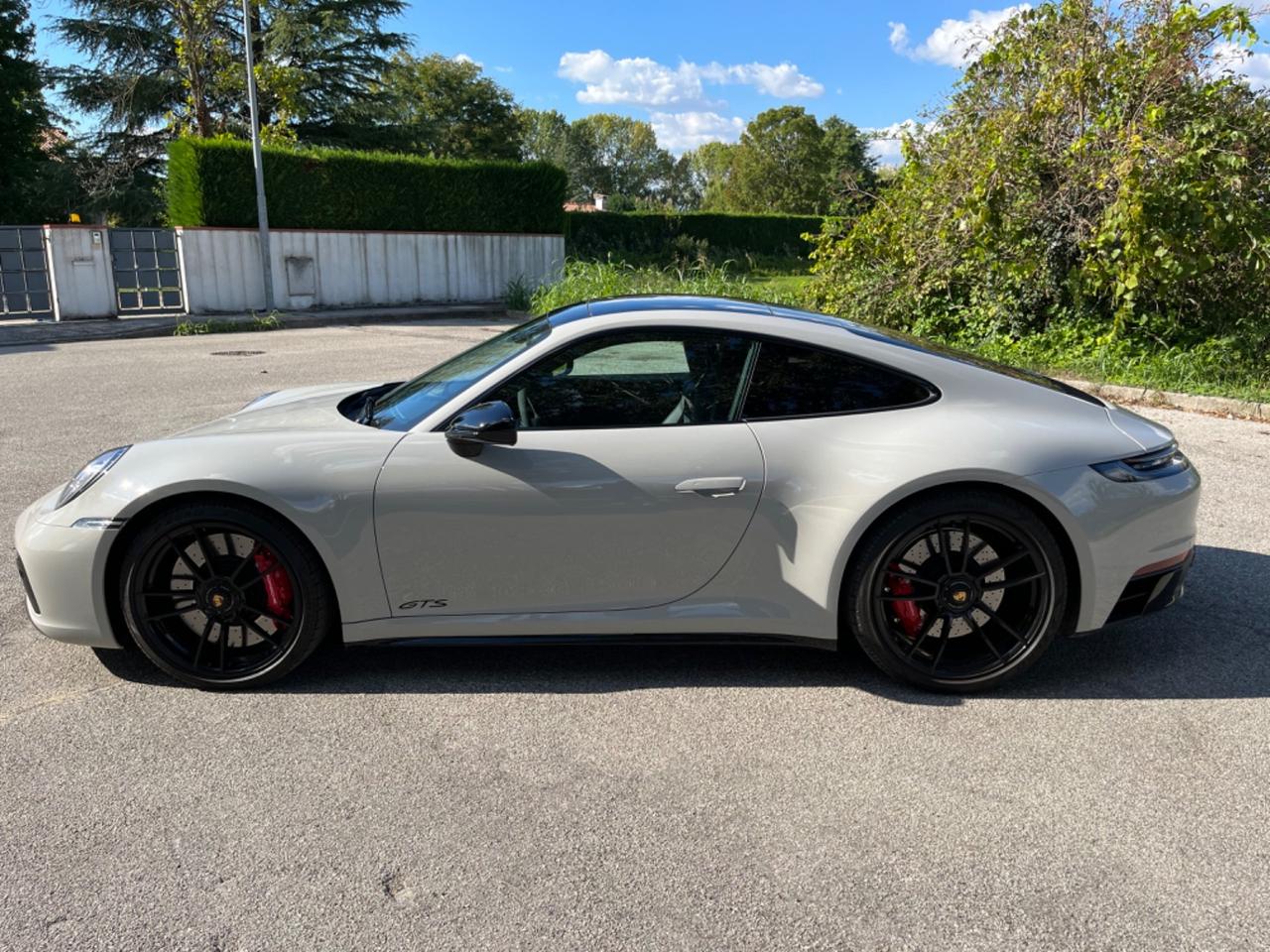 Porsche 911 Carrera 4 GTS