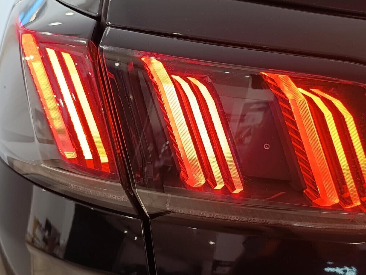 Peugeot 3008 AUTOMATICA BENZINA /HYBRID KM52000