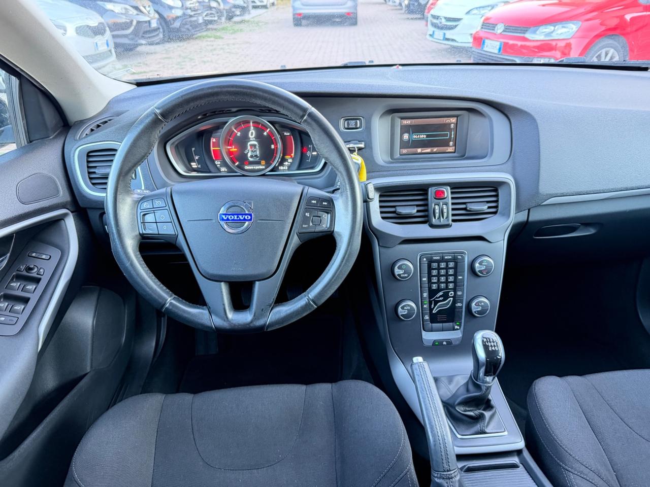 Volvo V40 D2 1.6 Summum