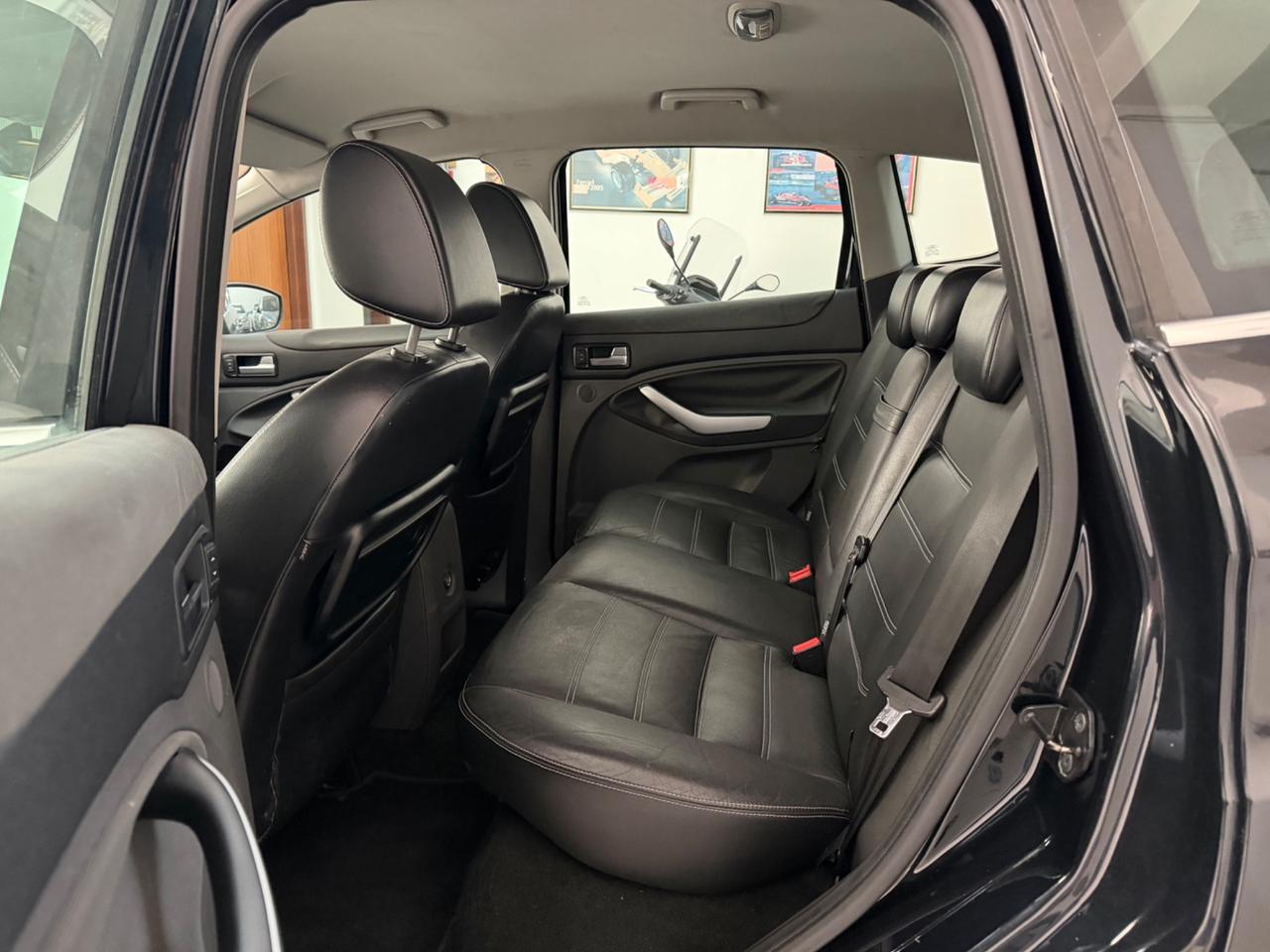 Ford Kuga 2.0 TDCI 140 CV 2WD Titanium